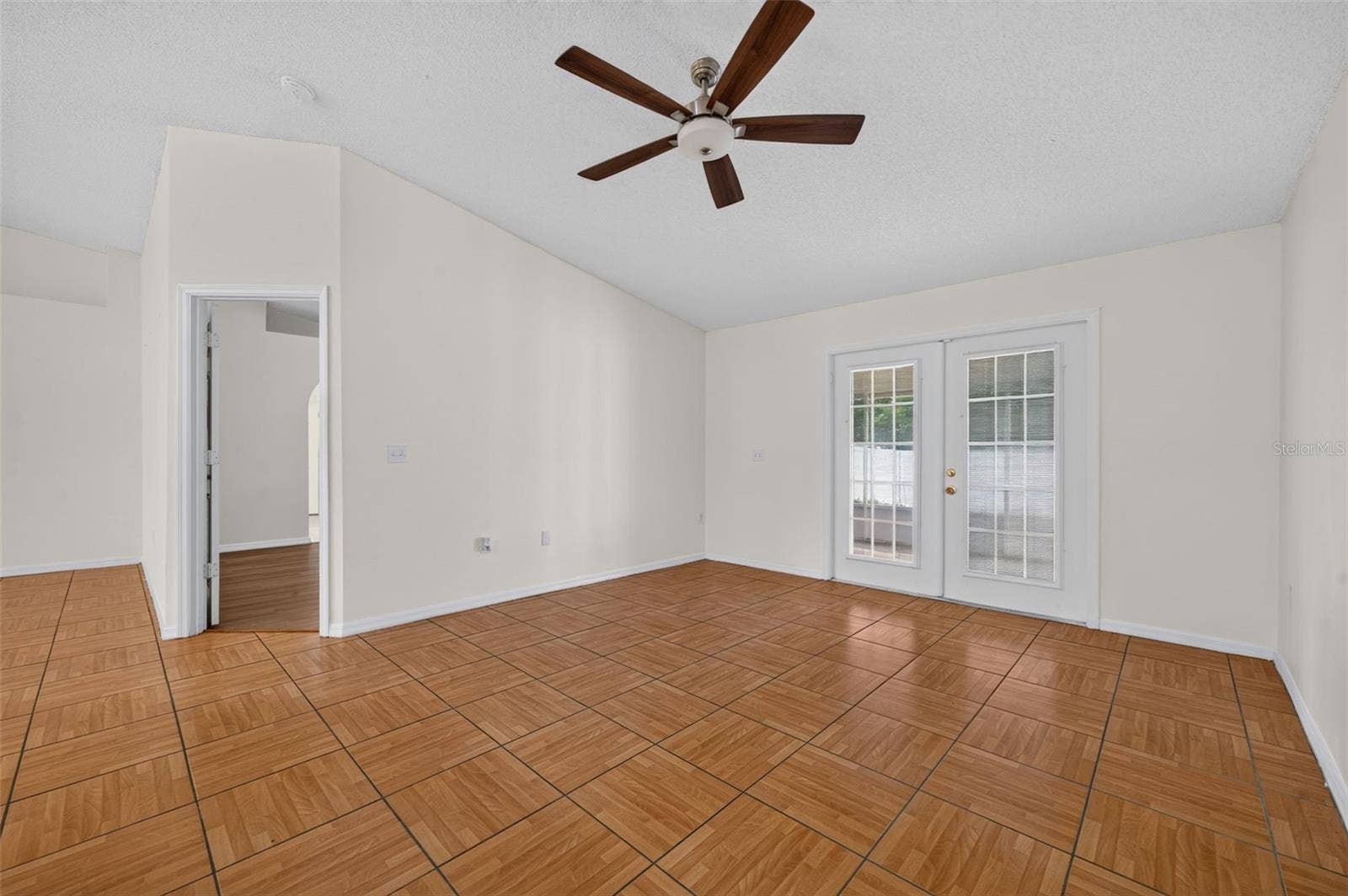 2018 WEKIVA RESERVE BOULEVARD, Apopka, FL 32703 2018 WEKIVA RESERVE BOULEVARD, Apopka, FL 32703