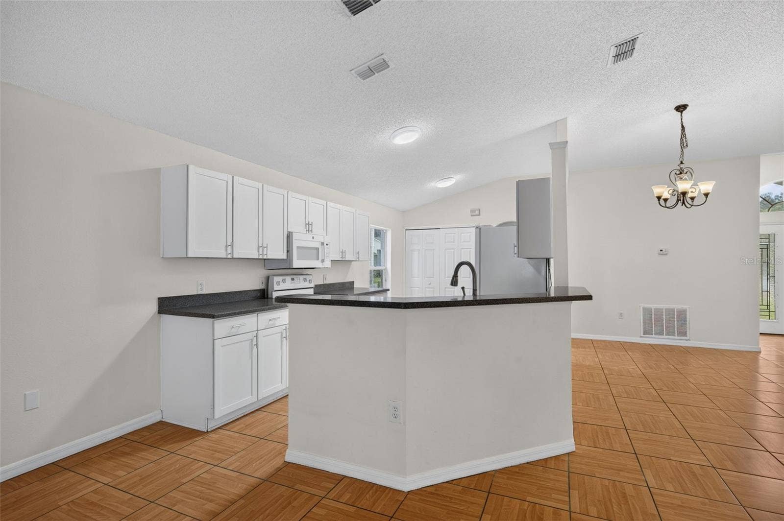 2018 WEKIVA RESERVE BOULEVARD, Apopka, FL 32703 2018 WEKIVA RESERVE BOULEVARD, Apopka, FL 32703