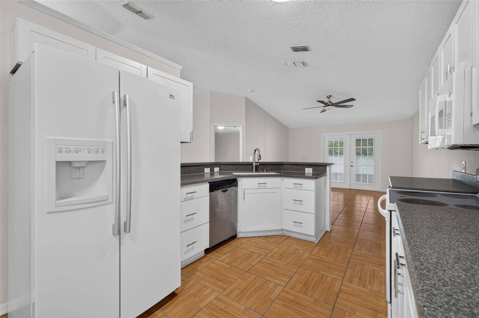 2018 WEKIVA RESERVE BOULEVARD, Apopka, FL 32703 2018 WEKIVA RESERVE BOULEVARD, Apopka, FL 32703