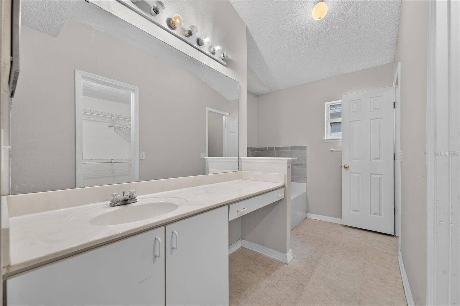 2018 WEKIVA RESERVE BOULEVARD, Apopka, FL 32703 2018 WEKIVA RESERVE BOULEVARD, Apopka, FL 32703