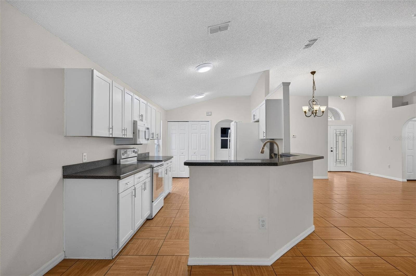 2018 WEKIVA RESERVE BOULEVARD, Apopka, FL 32703 2018 WEKIVA RESERVE BOULEVARD, Apopka, FL 32703