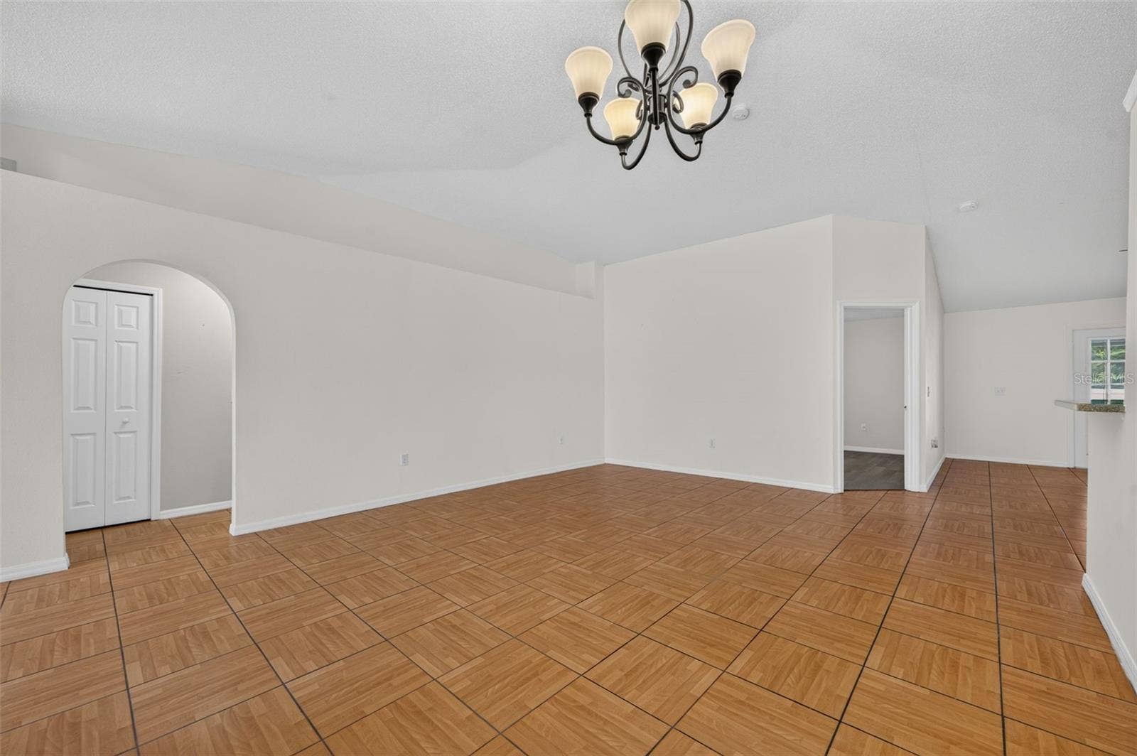 2018 WEKIVA RESERVE BOULEVARD, Apopka, FL 32703 2018 WEKIVA RESERVE BOULEVARD, Apopka, FL 32703
