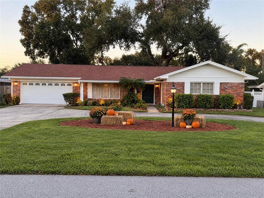 Property photo for 925 W CIMMERON DRIVE, Tampa, FL
