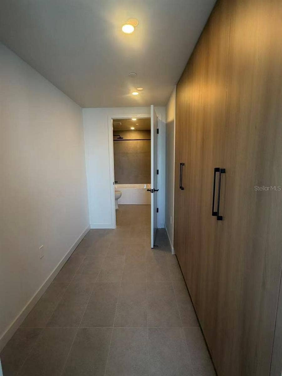 121 NE 5TH STREET, #1413, Miami, FL 33132 121 NE 5TH STREET, #1413, Miami, FL 33132