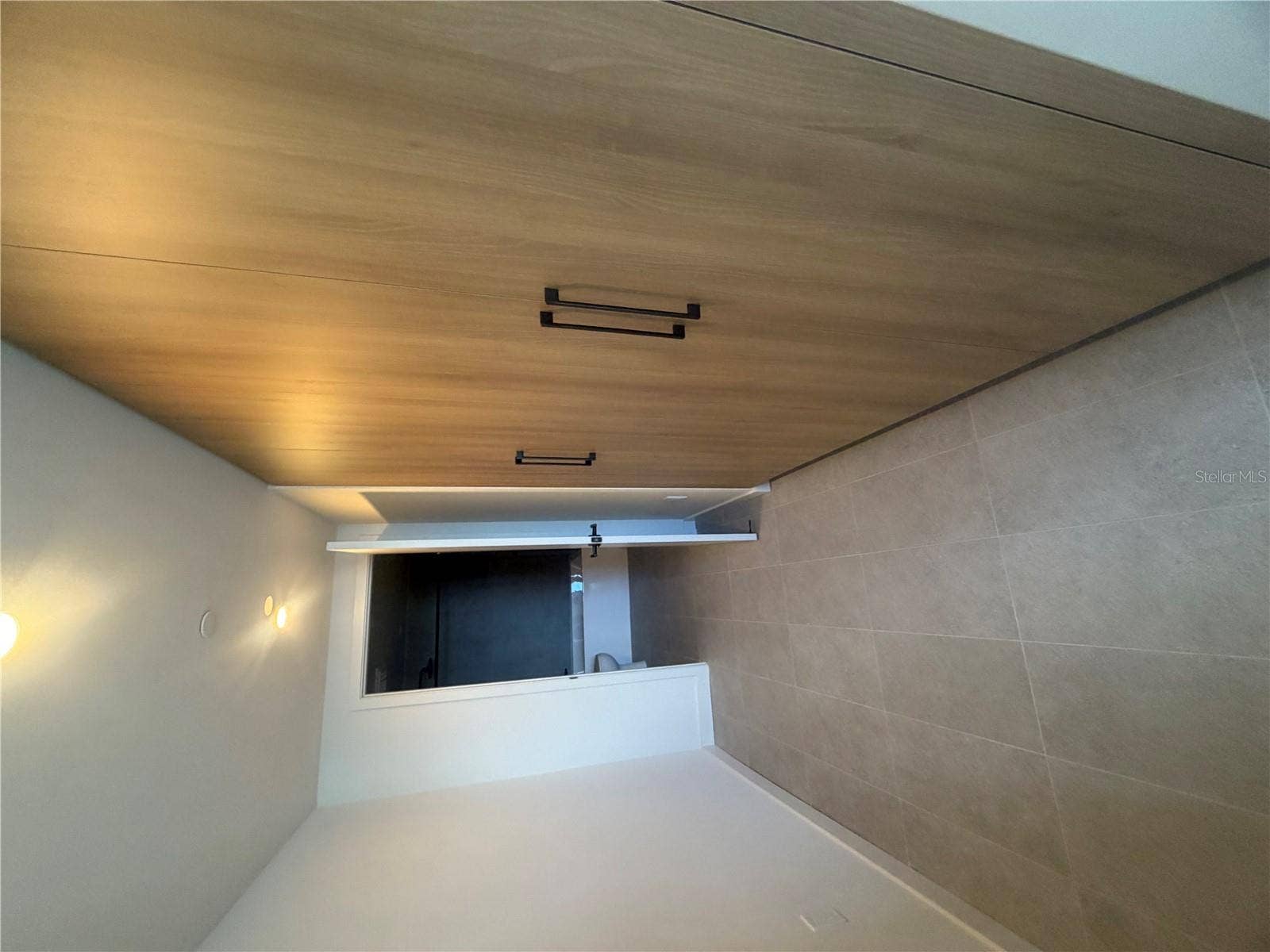 121 NE 5TH STREET, #1413, Miami, FL 33132 121 NE 5TH STREET, #1413, Miami, FL 33132