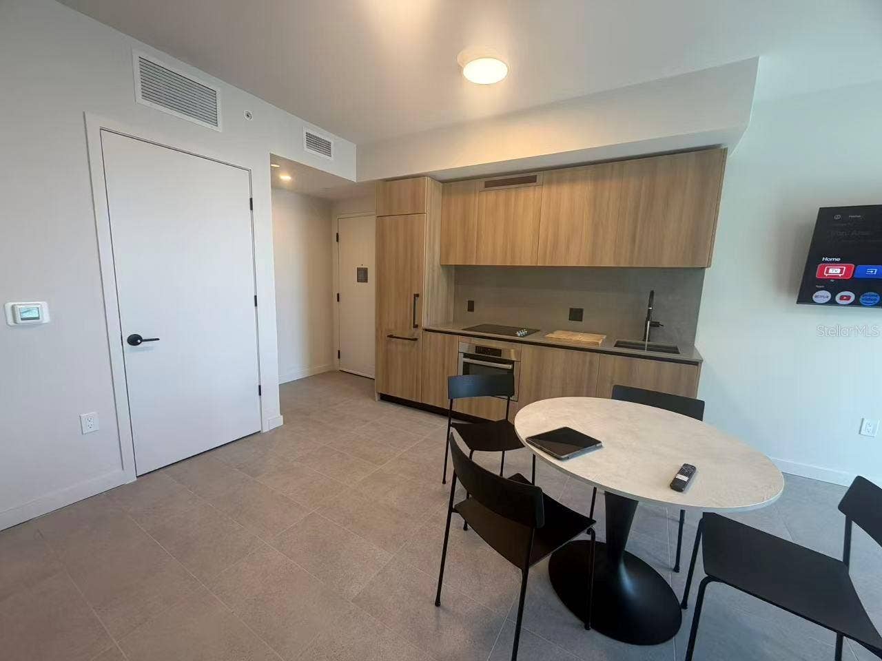 121 NE 5TH STREET, #1413, Miami, FL 33132 121 NE 5TH STREET, #1413, Miami, FL 33132