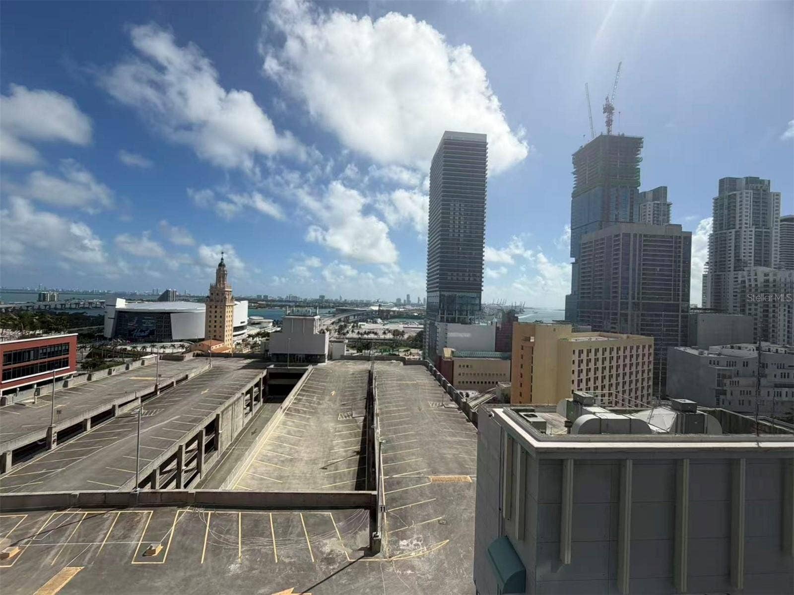121 NE 5TH STREET, #1413, Miami, FL 33132 121 NE 5TH STREET, #1413, Miami, FL 33132