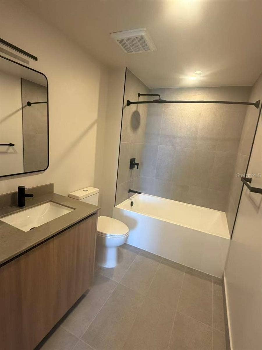 121 NE 5TH STREET, #1413, Miami, FL 33132 121 NE 5TH STREET, #1413, Miami, FL 33132