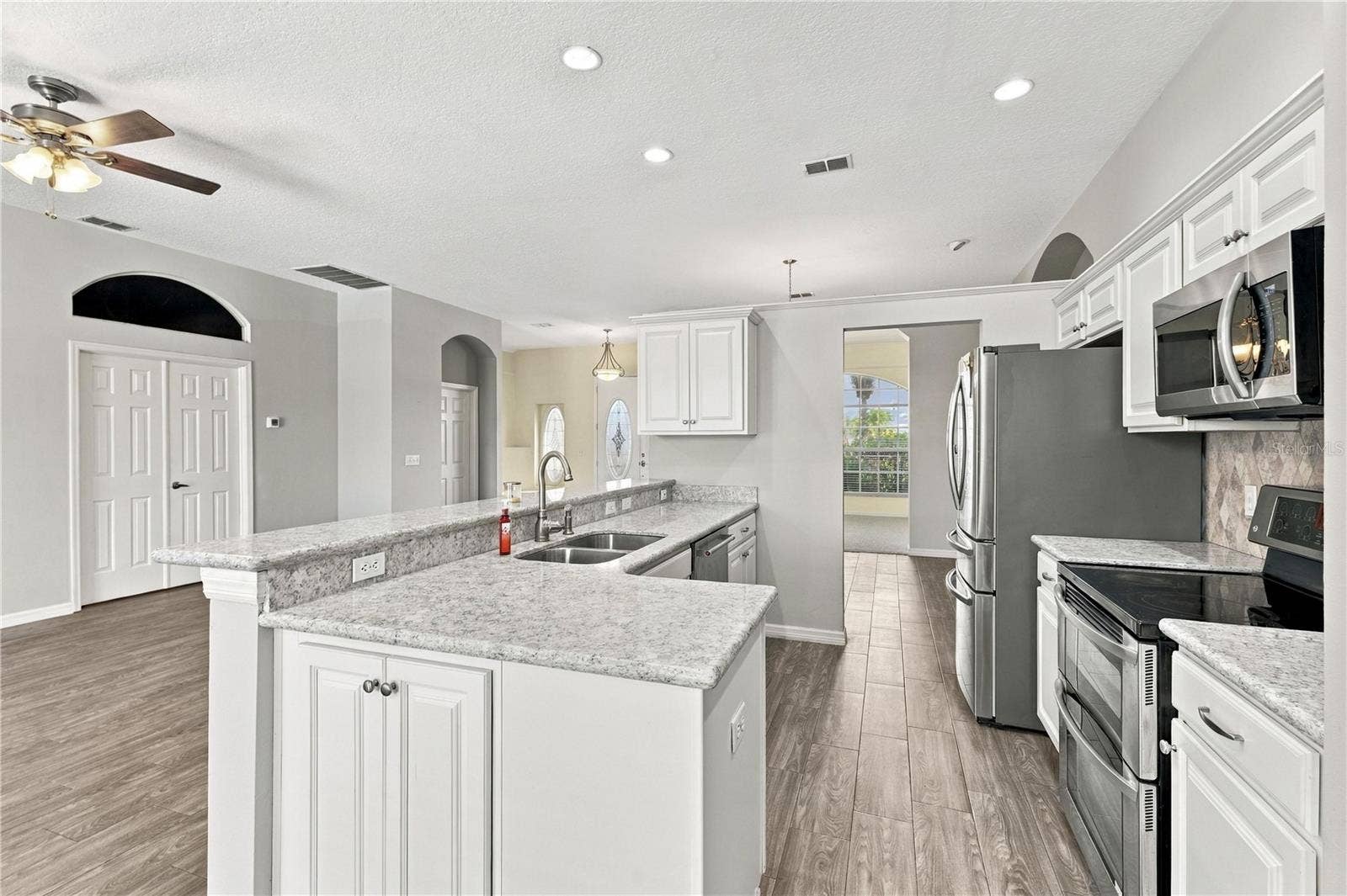 639 LAKEHAVEN CIRCLE, Orlando, FL 32828 639 LAKEHAVEN CIRCLE, Orlando, FL 32828