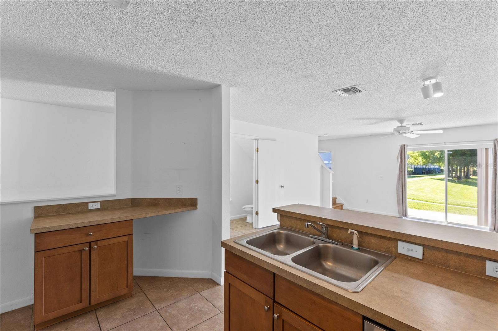 12916 LEXINGTON SUMMIT STREET, Orlando, FL 32828 Kitchen