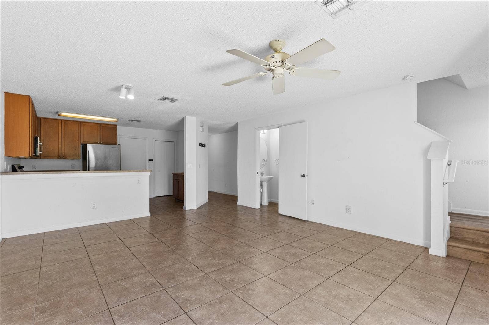12916 LEXINGTON SUMMIT STREET, Orlando, FL 32828 Living Room