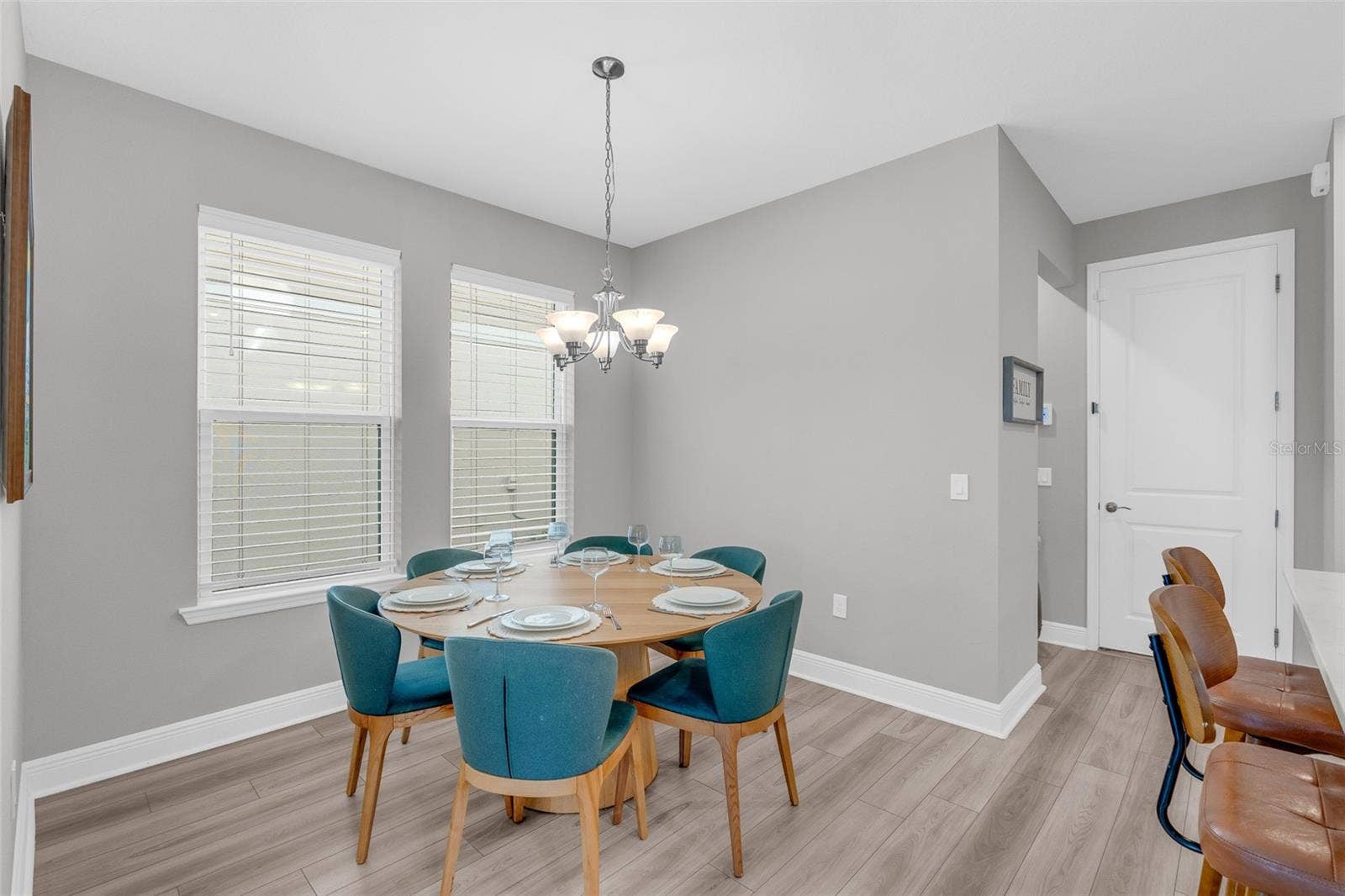 14026 FRASIER STREET, Winter Garden, FL 34787 Dining area with abundant natural light.
