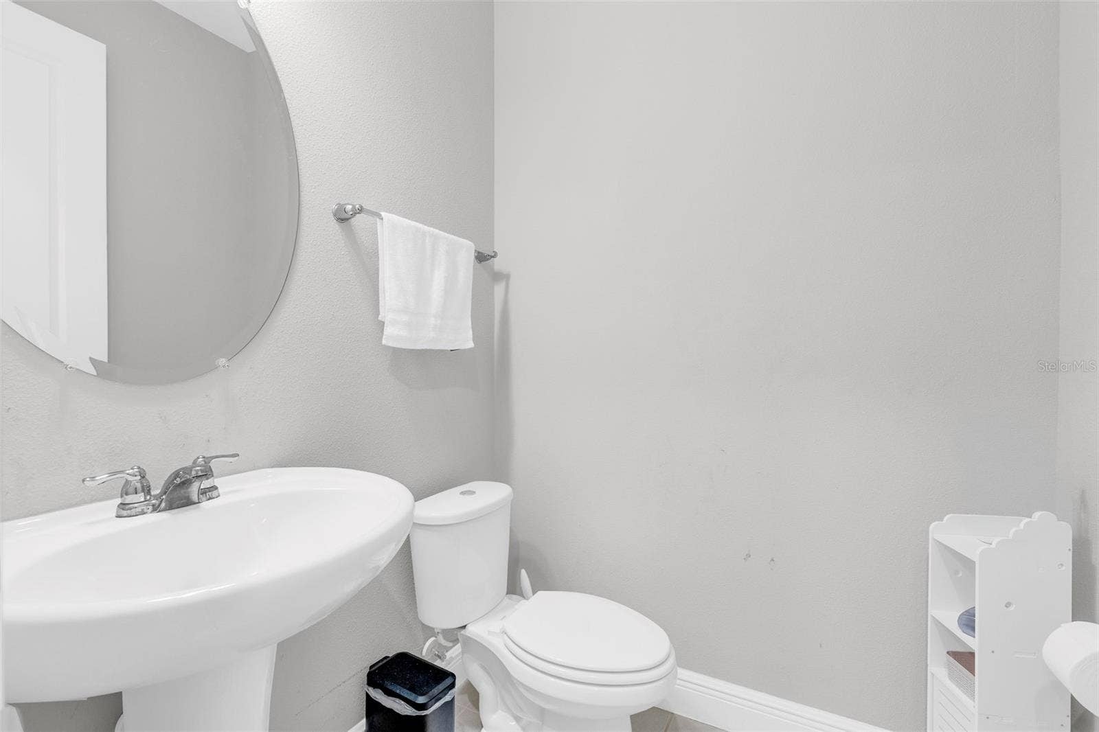14026 FRASIER STREET, Winter Garden, FL 34787 Convenient main-floor half bathroom