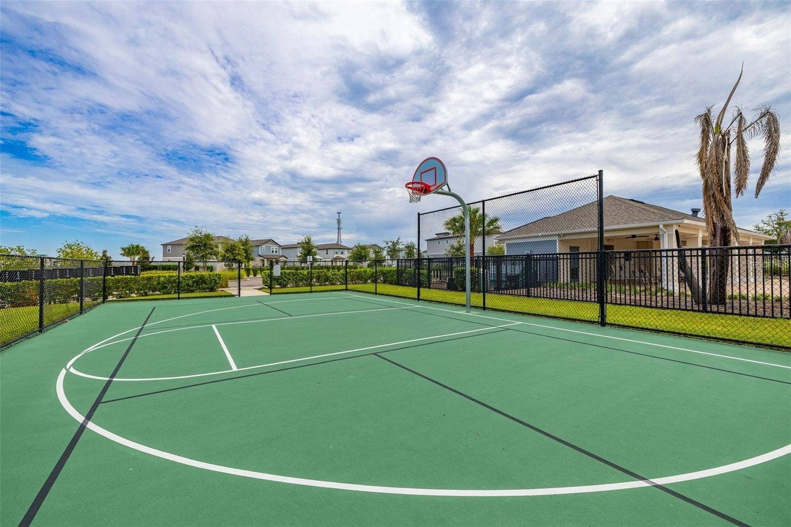14026 FRASIER STREET, Winter Garden, FL 34787 Community basketball court.