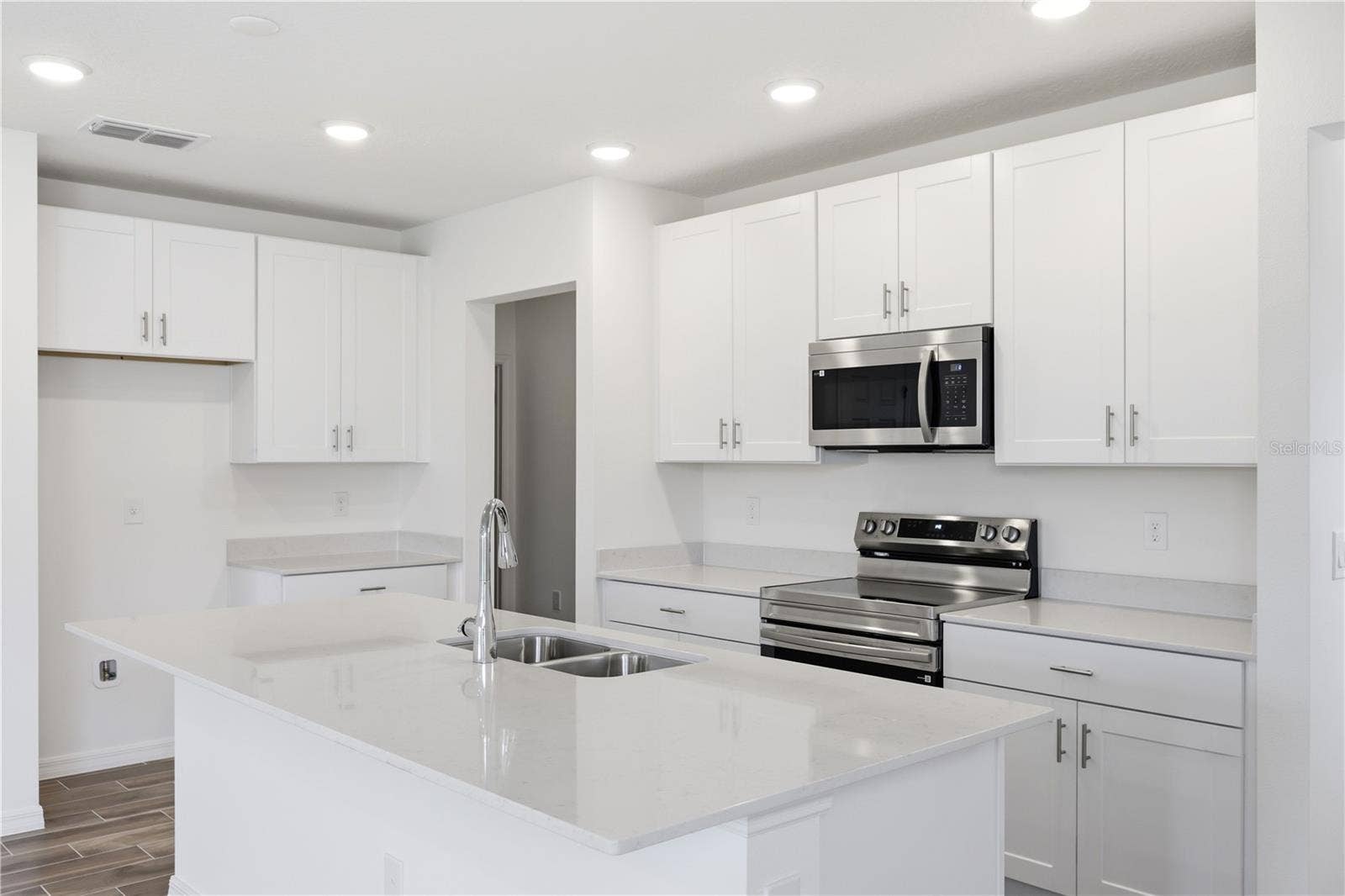 2301 LEELA CIRCLE, Tavares, FL 32778 2301 LEELA CIRCLE, Tavares, FL 32778