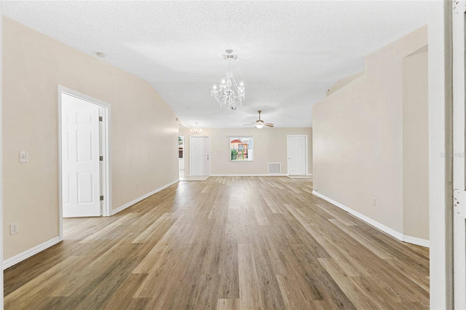 32656 OAK PARK DRIVE, Leesburg, FL 34748 32656 OAK PARK DRIVE, Leesburg, FL 34748