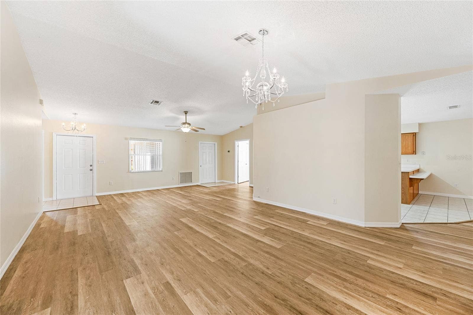 32656 OAK PARK DRIVE, Leesburg, FL 34748 32656 OAK PARK DRIVE, Leesburg, FL 34748