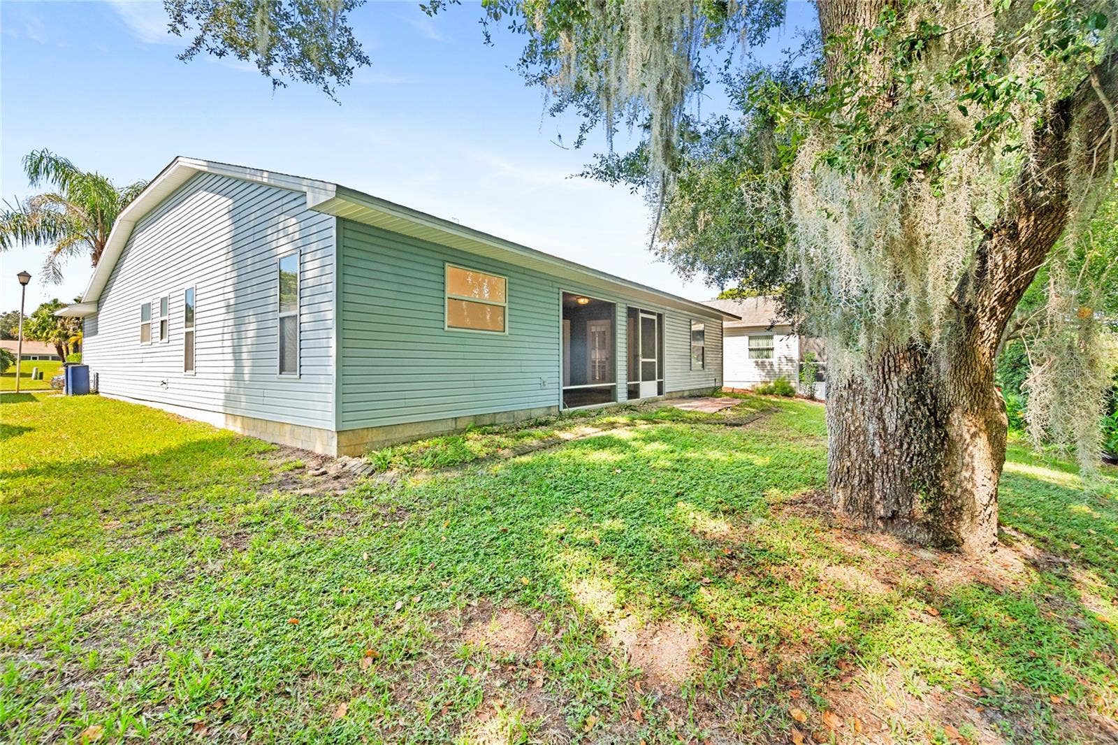 32656 OAK PARK DRIVE, Leesburg, FL 34748 32656 OAK PARK DRIVE, Leesburg, FL 34748