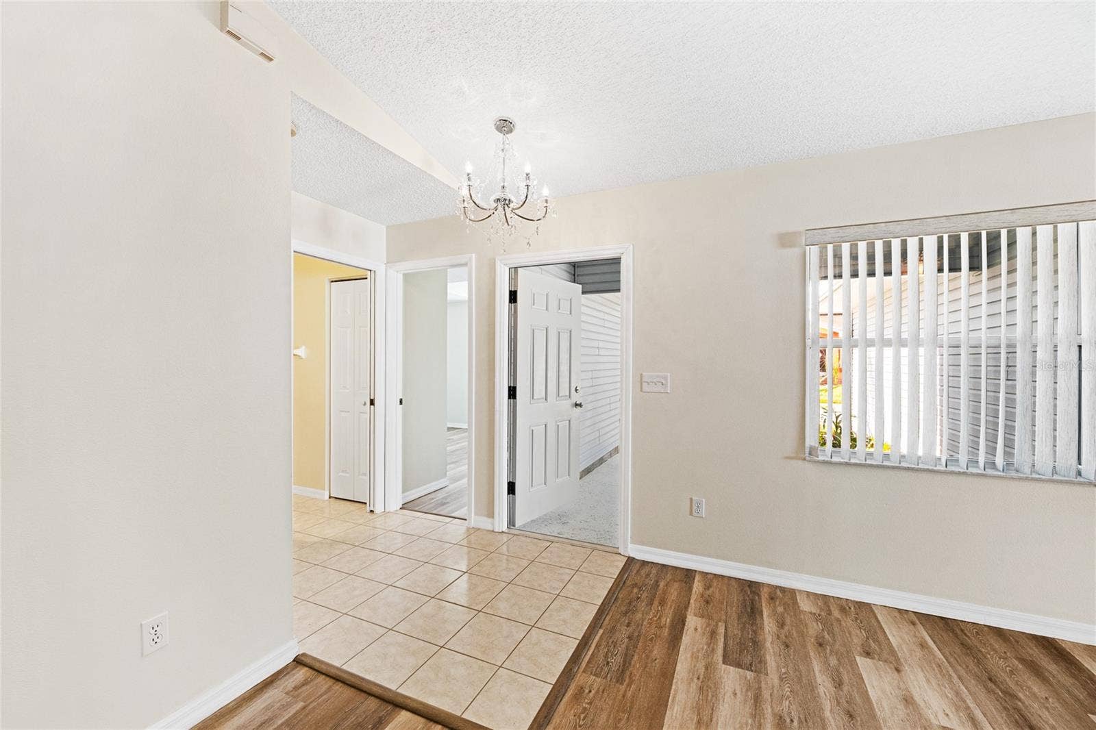 32656 OAK PARK DRIVE, Leesburg, FL 34748 32656 OAK PARK DRIVE, Leesburg, FL 34748