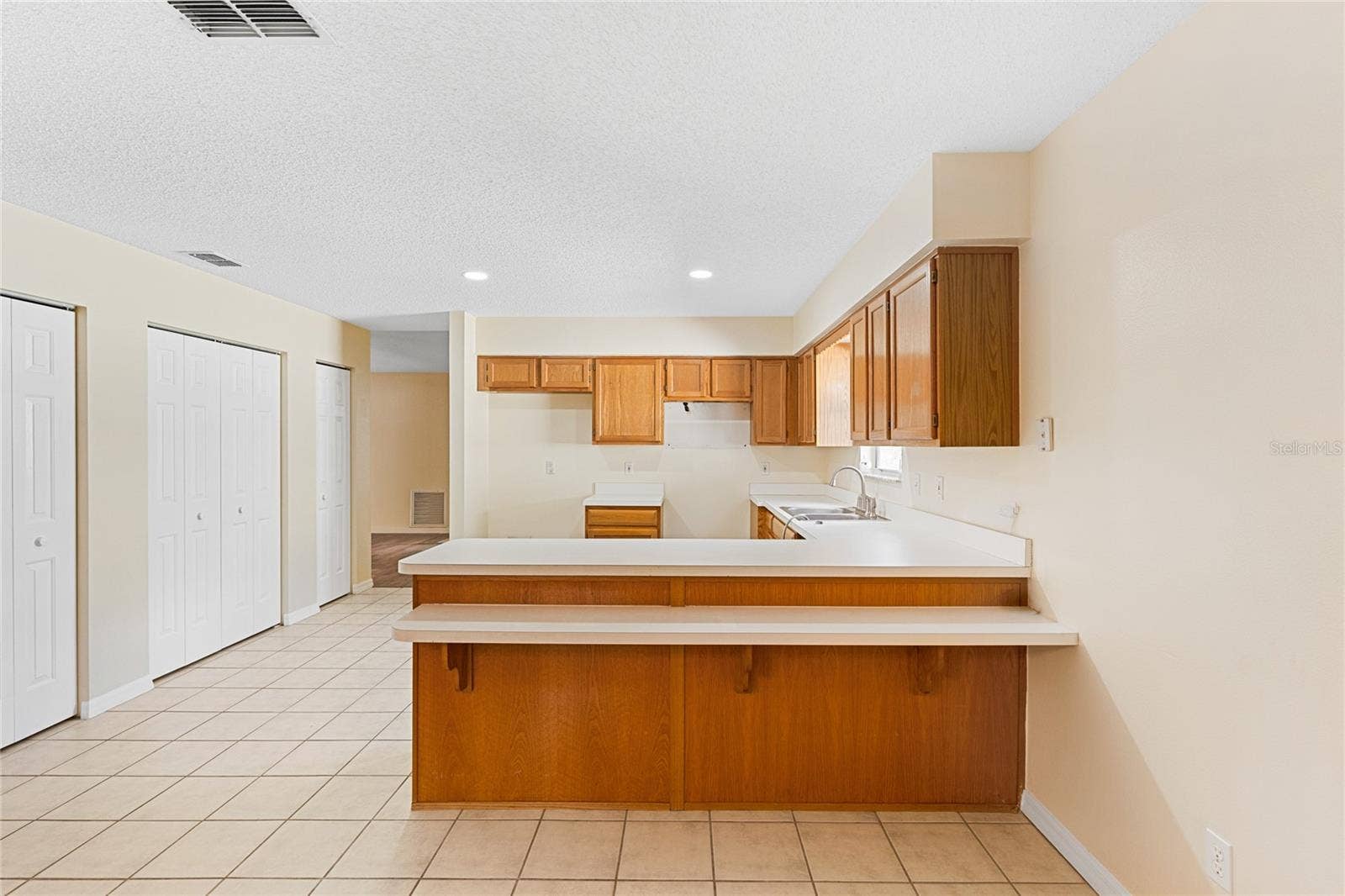 32656 OAK PARK DRIVE, Leesburg, FL 34748 32656 OAK PARK DRIVE, Leesburg, FL 34748