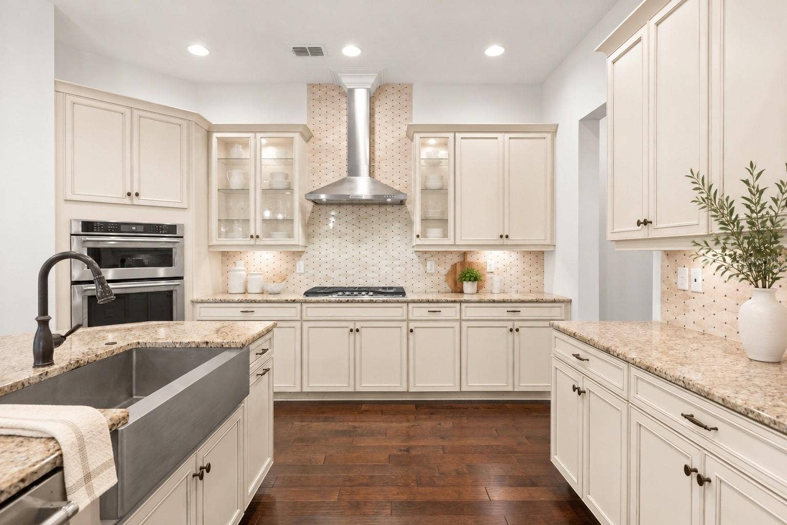 5508 EMERSON POINTE WAY, Orlando, FL 32819 Virtually Staged Kitchen