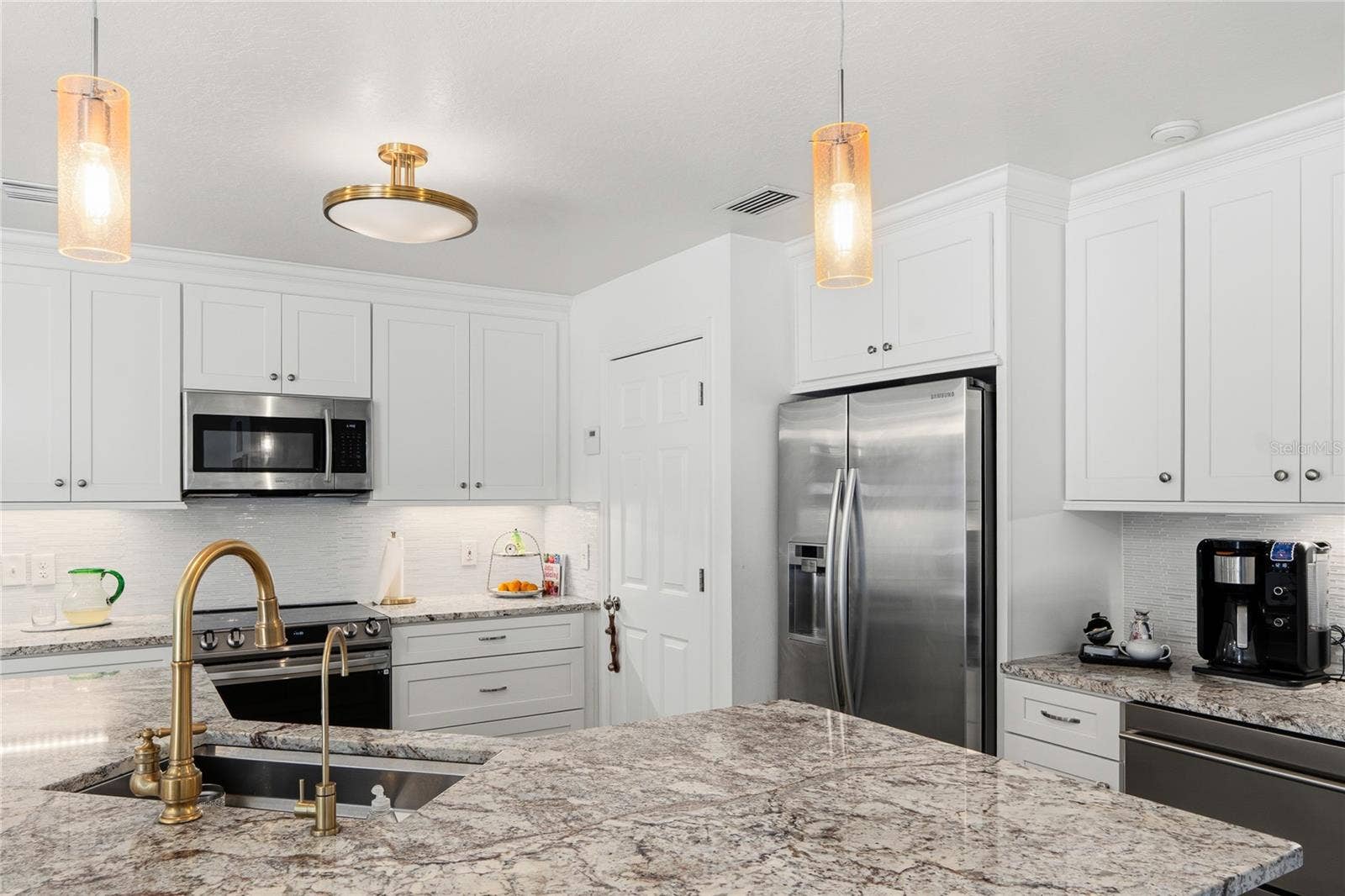166 OAK VIEW CIRCLE, Lake Mary, FL 32746 166 OAK VIEW CIRCLE, Lake Mary, FL 32746
