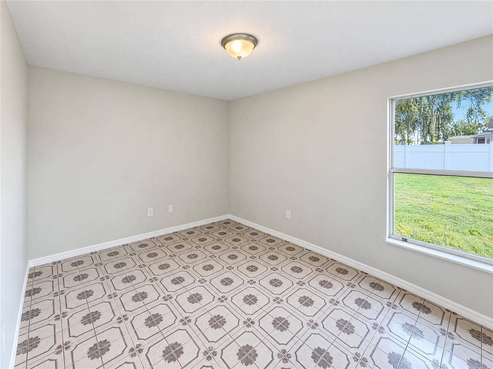 2949 ILLINOIS AVENUE, Lakeland, FL 33803 2949 ILLINOIS AVENUE, Lakeland, FL 33803