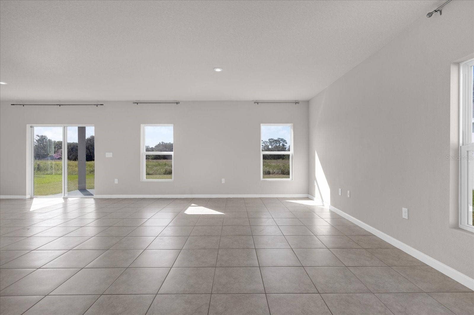 718 EAGLE LANDING BOULEVARD, Winter Haven, FL 33880 718 EAGLE LANDING BOULEVARD, Winter Haven, FL 33880