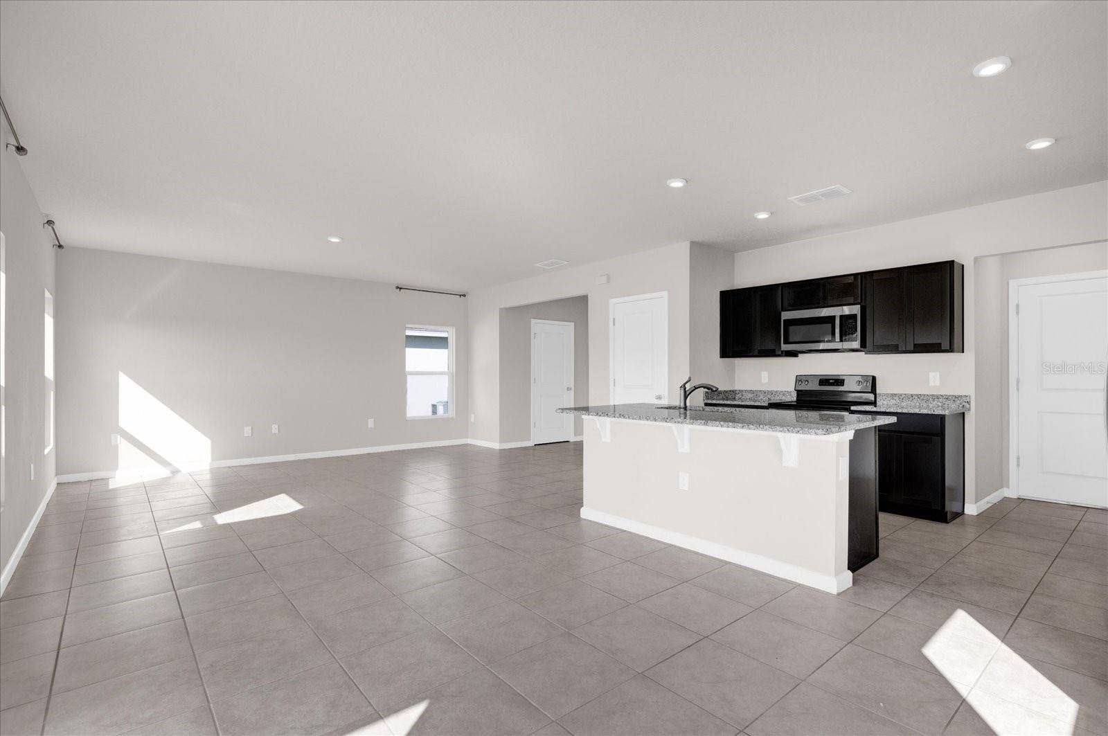 718 EAGLE LANDING BOULEVARD, Winter Haven, FL 33880 718 EAGLE LANDING BOULEVARD, Winter Haven, FL 33880