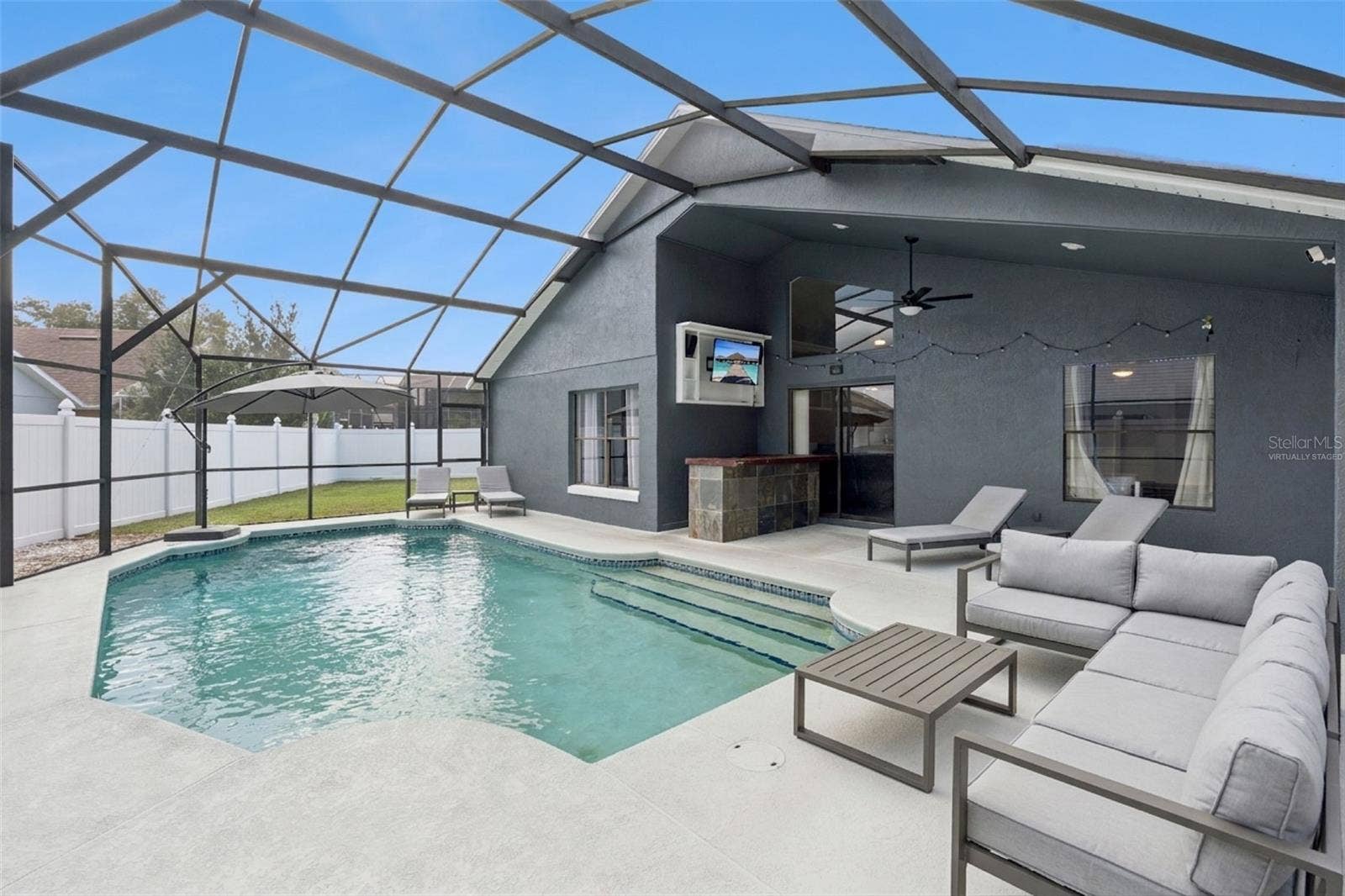 381 MAINSAIL COURT, Lake Mary, FL 32746 *Virtually staged* spacious lanai and screened in pool
