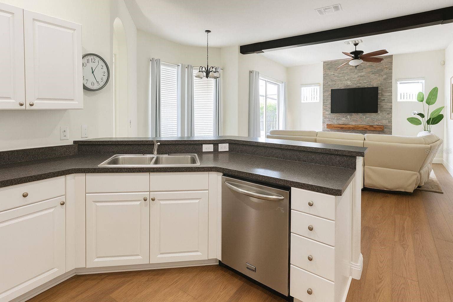 946 TUSCAN HILLS BOULEVARD, Davenport, FL 33897