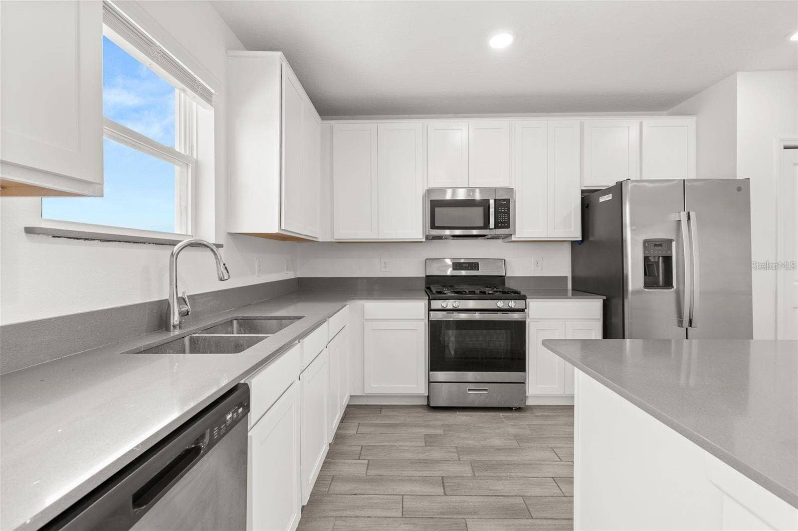 9404 REVERE AVENUE, Leesburg, FL 34788 9404 REVERE AVENUE, Leesburg, FL 34788