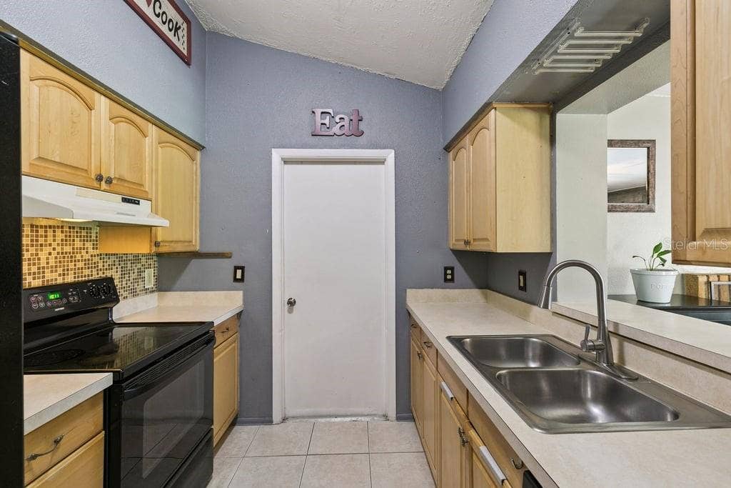 8509 LYONIA DRIVE, Orlando, FL 32829