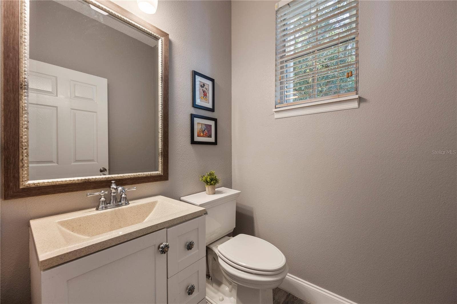 8516 DANFORTH DRIVE, Windermere, FL 34786 Powder Bathroom