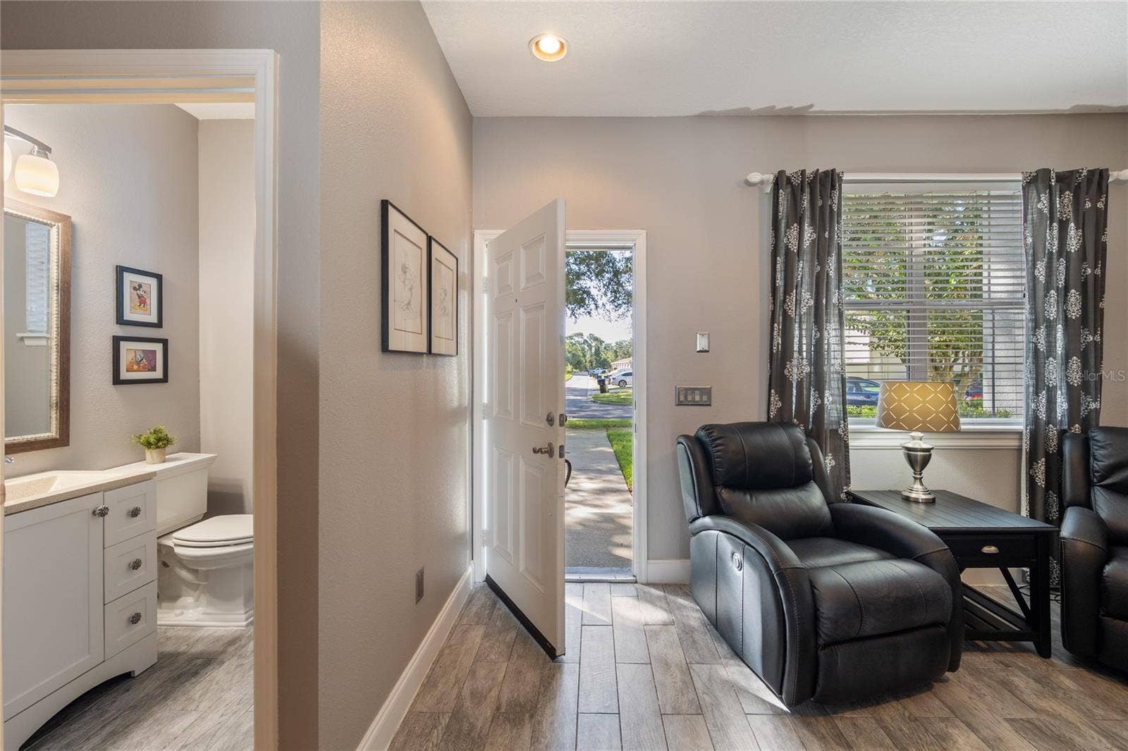 8516 DANFORTH DRIVE, Windermere, FL 34786 Entry into the home