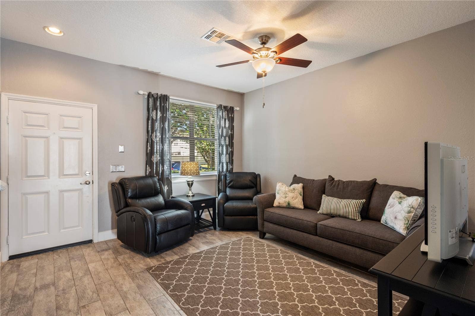 8516 DANFORTH DRIVE, Windermere, FL 34786 Living room