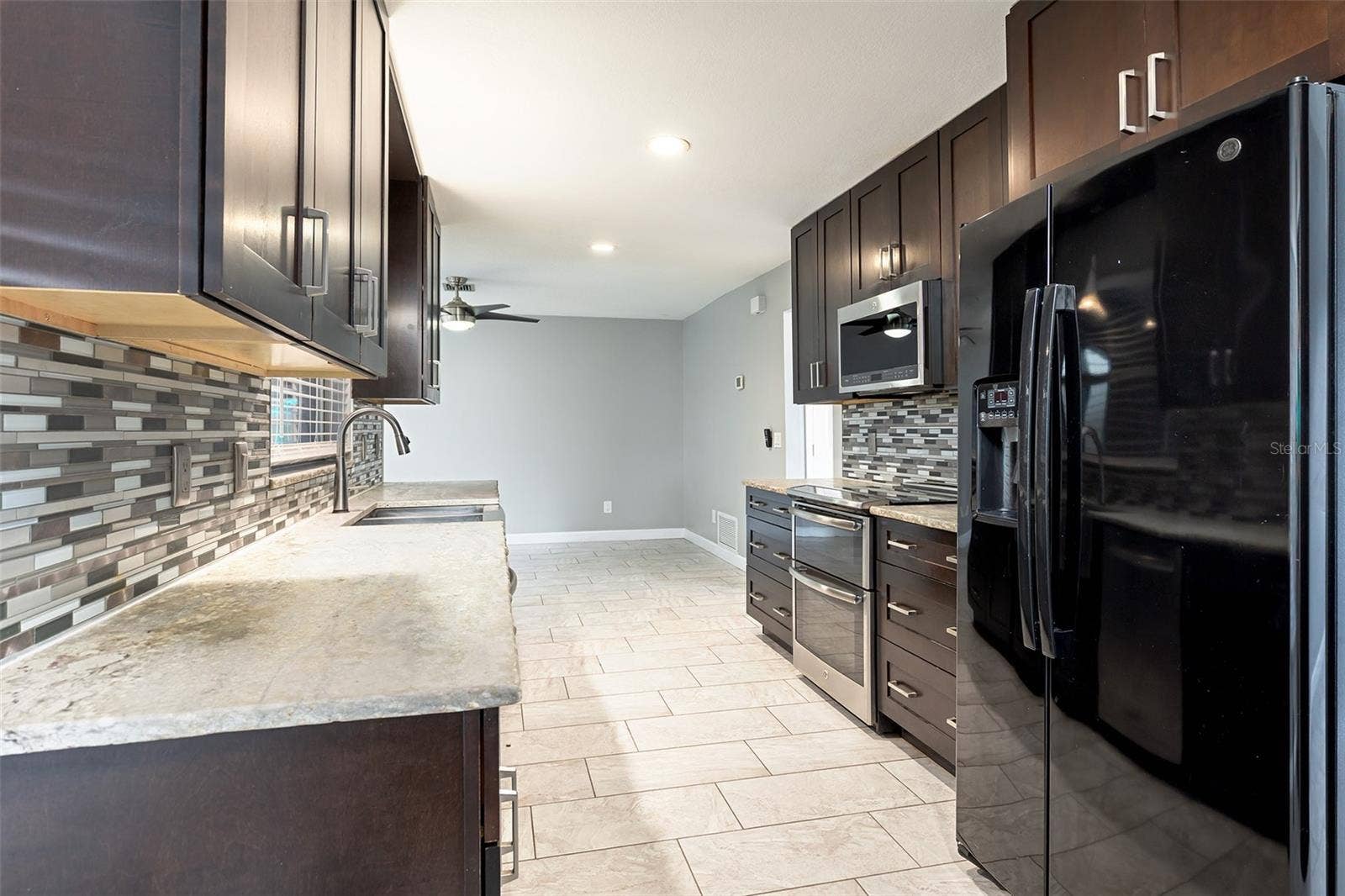 1021 PRINCESS GATE BOULEVARD, Winter Park, FL 32792 Kitchen