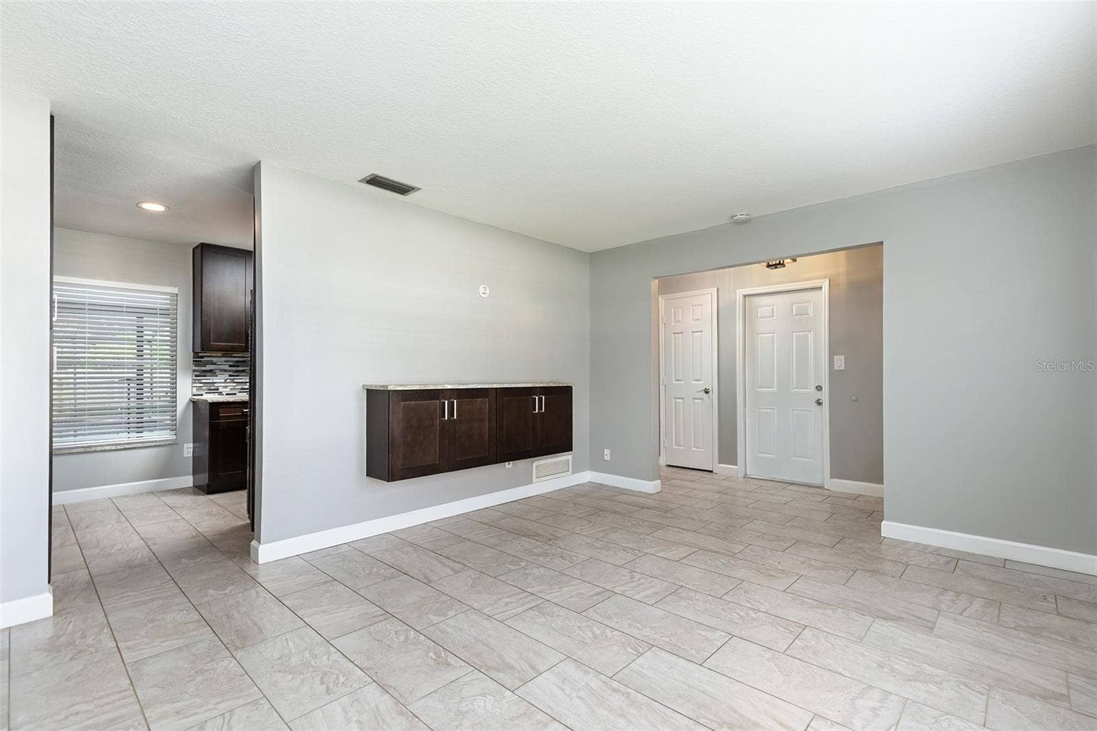 1021 PRINCESS GATE BOULEVARD, Winter Park, FL 32792 Living Room