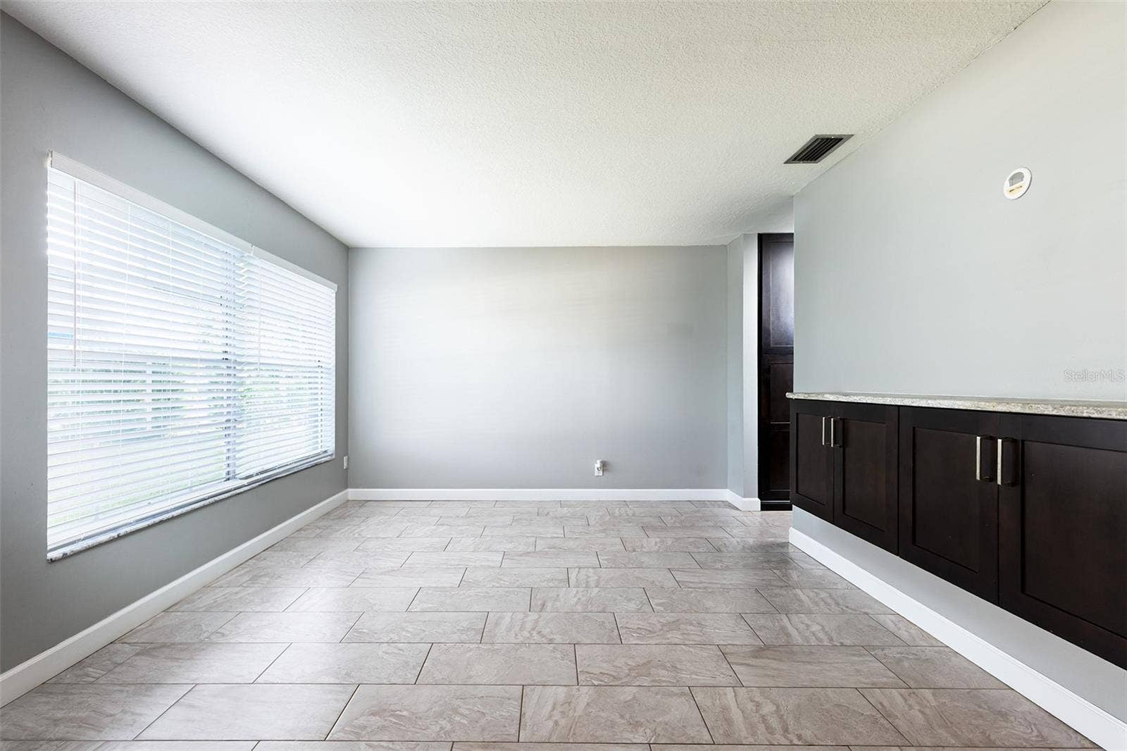 1021 PRINCESS GATE BOULEVARD, Winter Park, FL 32792 Living Room