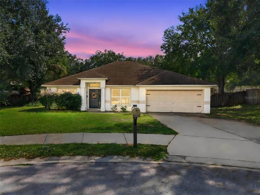 Property photo for 1200 OAK LEAF COURT, Minneola, FL