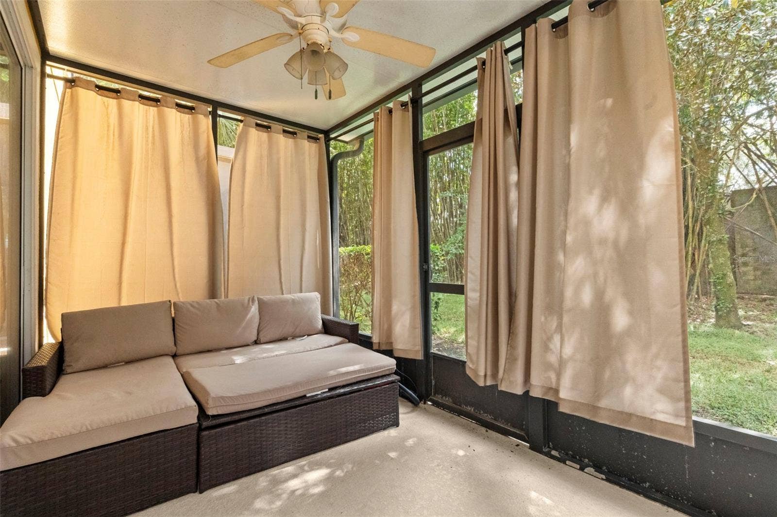 1119 LEVENSOR COURT, Sanford, FL 32771 Private screened in patio