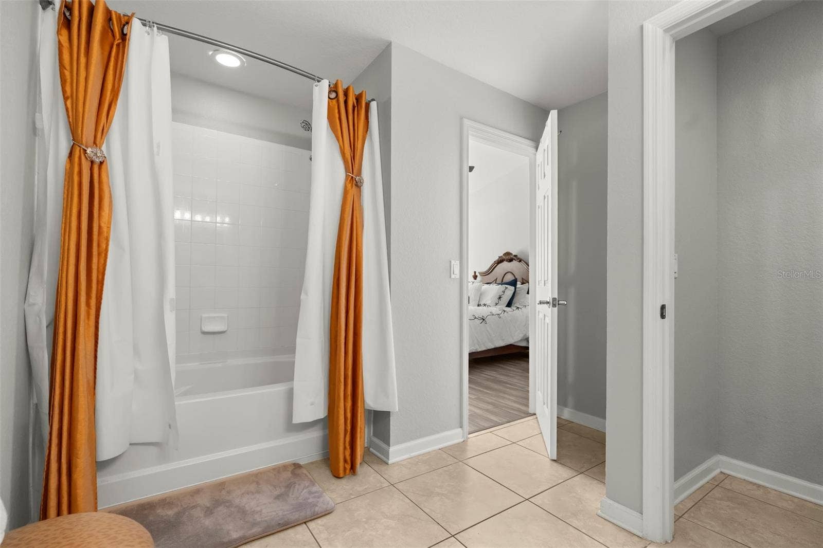 1119 LEVENSOR COURT, Sanford, FL 32771 Upstairs Primary Bathroom