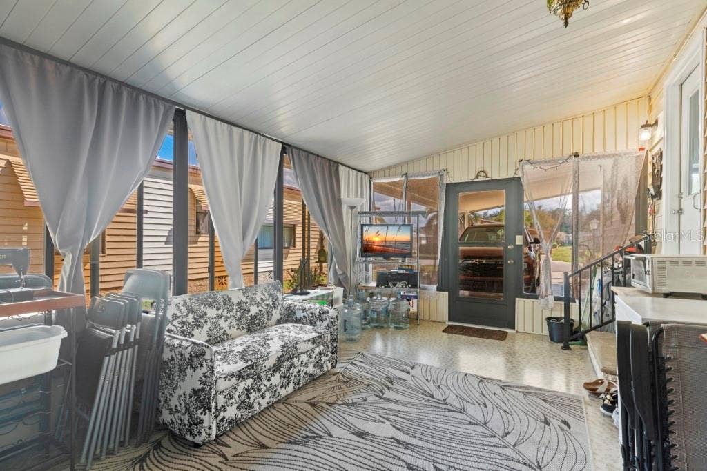 35057 MCCULLOUGHS LEAP, Zephyrhills, FL 33541 35057 MCCULLOUGHS LEAP, Zephyrhills, FL 33541