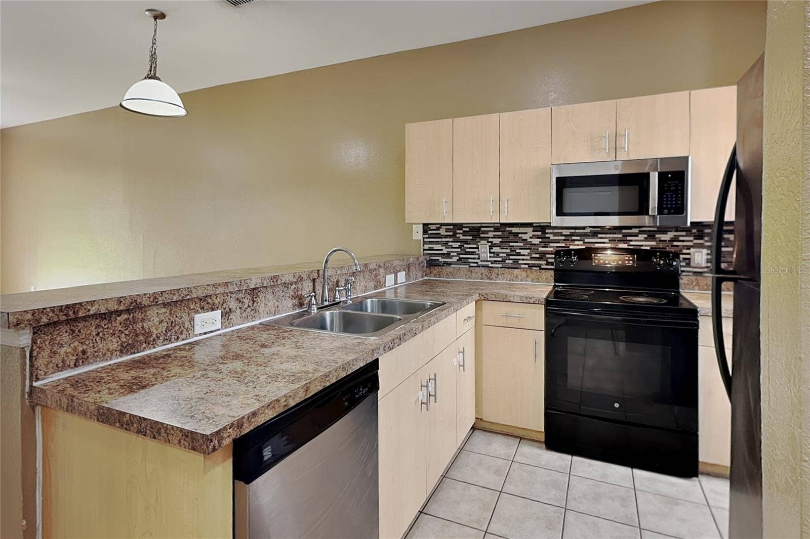 176 OCEAN BLUFF DRIVE, Poinciana, FL 34759 176 OCEAN BLUFF DRIVE, Poinciana, FL 34759