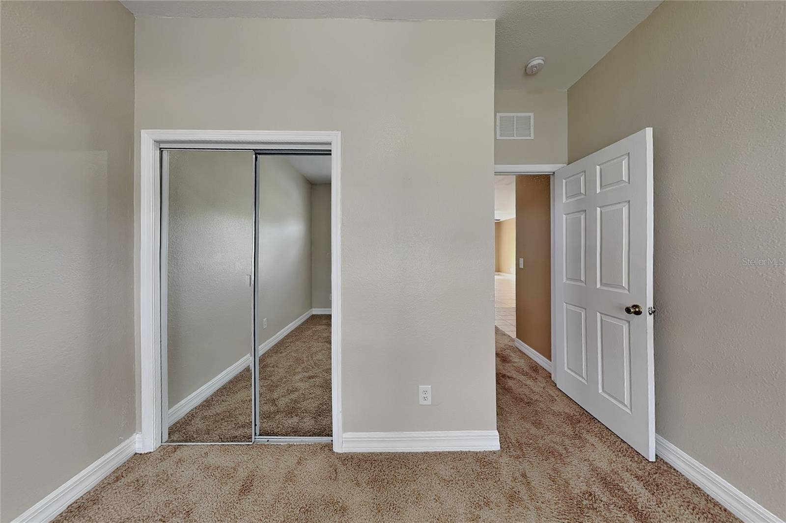 176 OCEAN BLUFF DRIVE, Poinciana, FL 34759 176 OCEAN BLUFF DRIVE, Poinciana, FL 34759