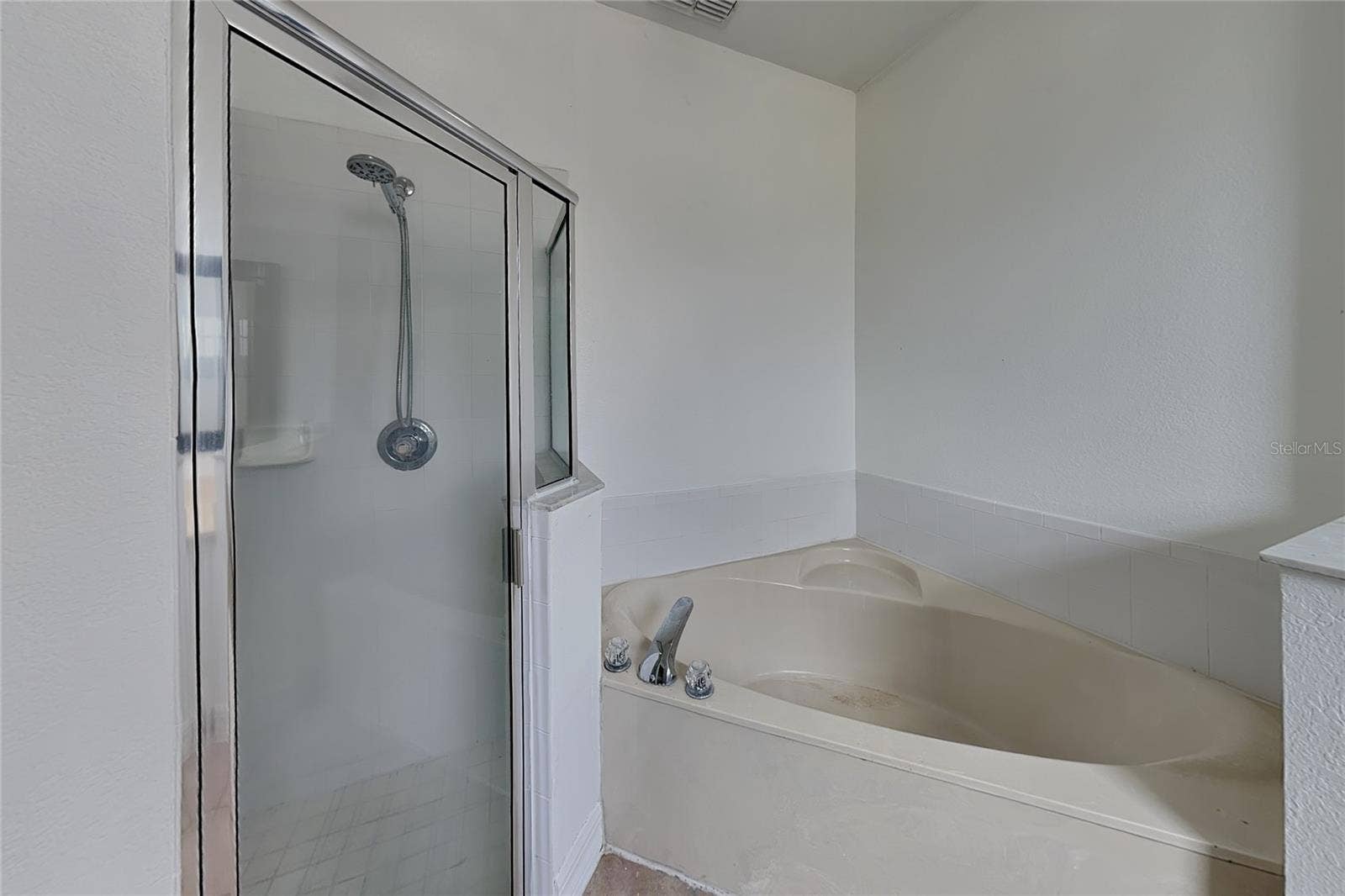 176 OCEAN BLUFF DRIVE, Poinciana, FL 34759 176 OCEAN BLUFF DRIVE, Poinciana, FL 34759