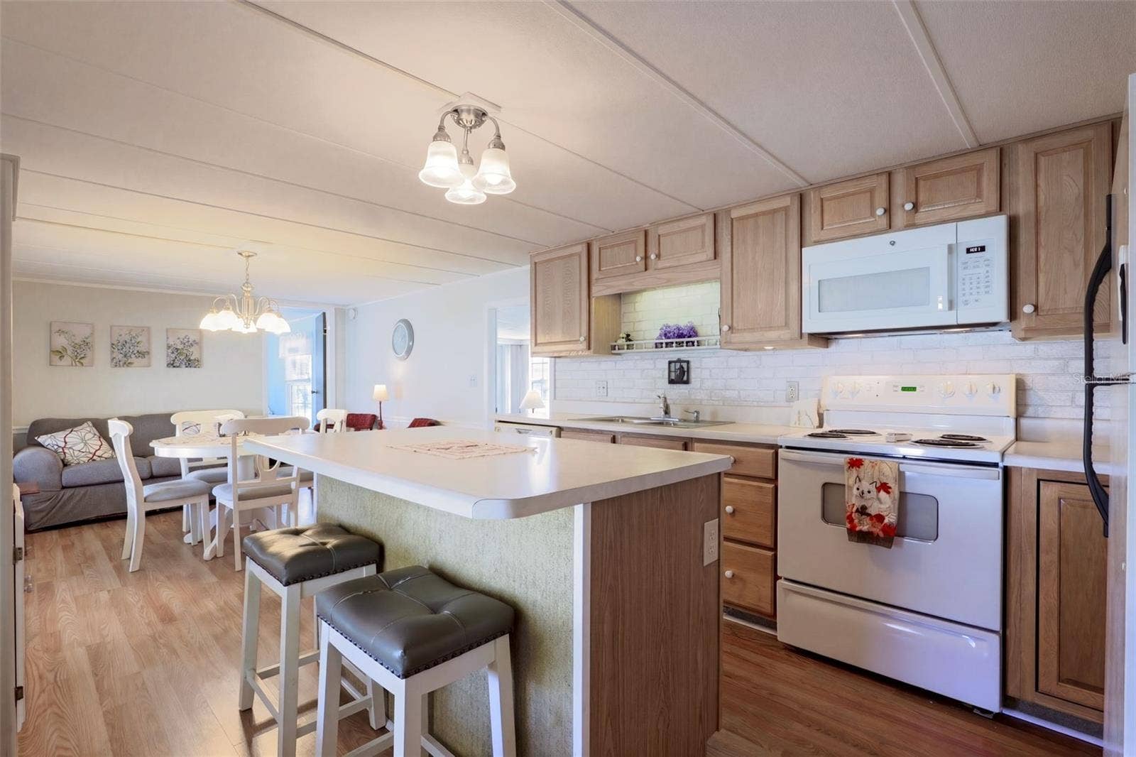 914 BLUE HERON BOULEVARD, Osteen, FL 32764 914 BLUE HERON BOULEVARD, Osteen, FL 32764
