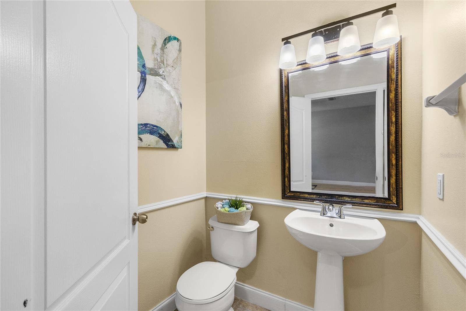2424 VICTORIA FALLS DRIVE, Orlando, FL 32824 2424 VICTORIA FALLS DRIVE, Orlando, FL 32824
