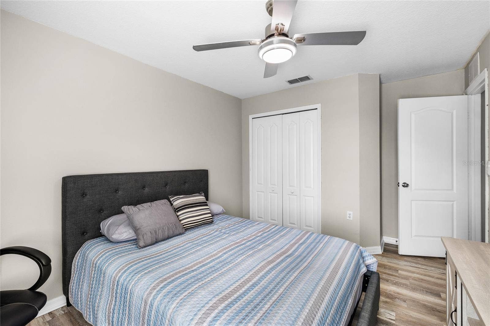 2424 VICTORIA FALLS DRIVE, Orlando, FL 32824 2424 VICTORIA FALLS DRIVE, Orlando, FL 32824