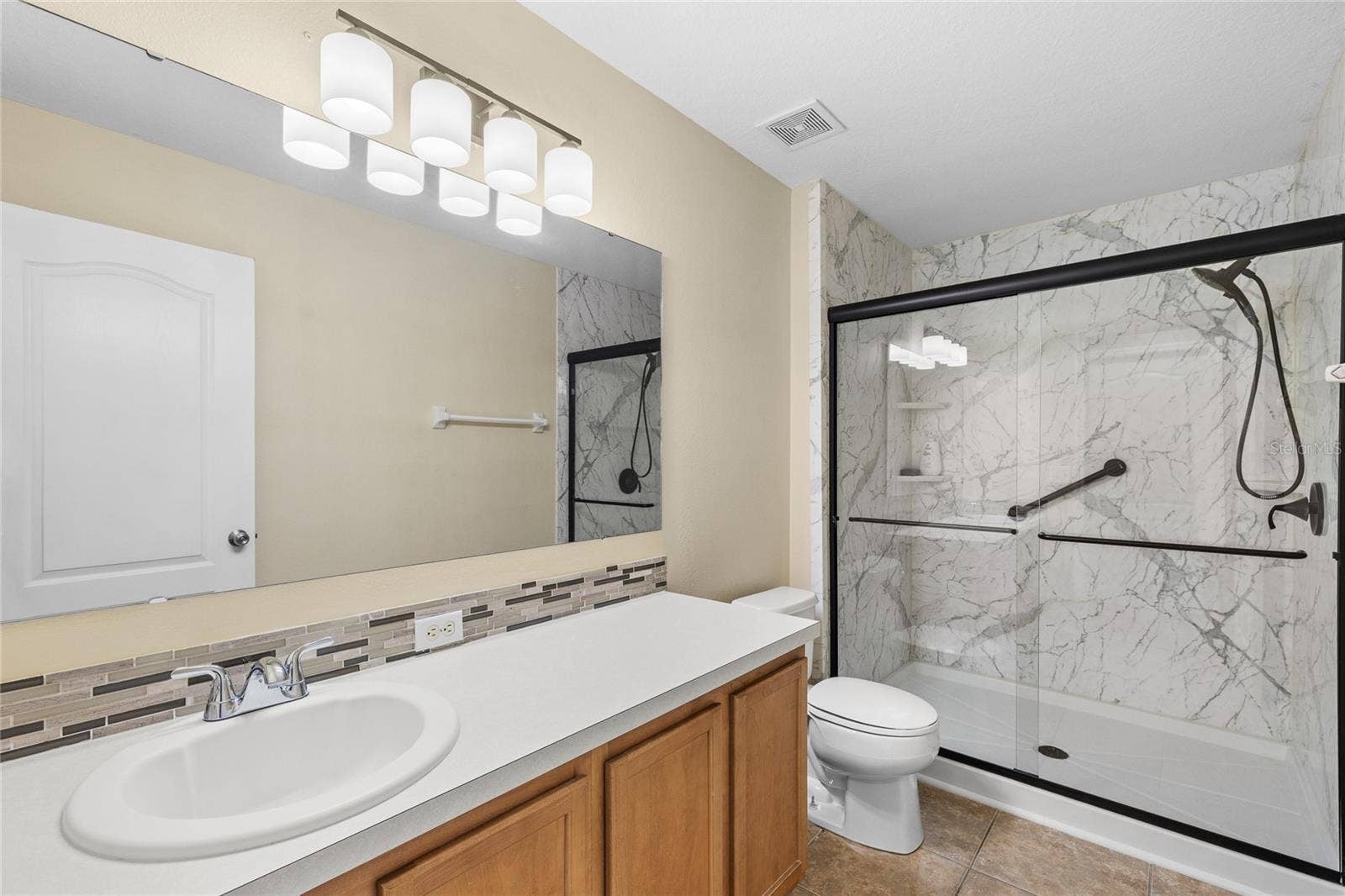 2424 VICTORIA FALLS DRIVE, Orlando, FL 32824 2424 VICTORIA FALLS DRIVE, Orlando, FL 32824